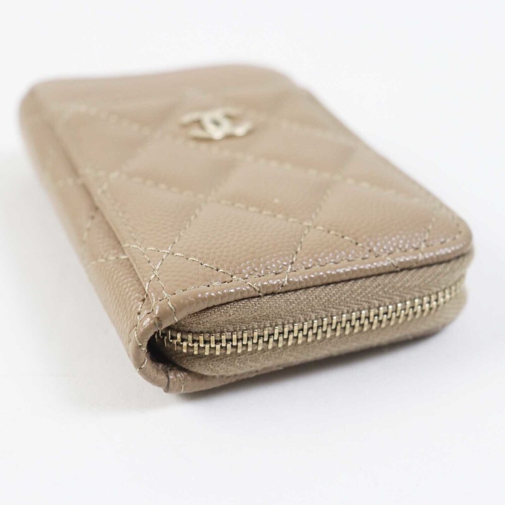 CHANEL Authentic Cream Caviar Leather Wallet - Picture 5 of 11